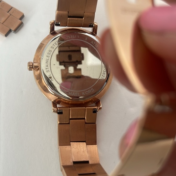 Michael Kors Jaryn Rose Gold Dial Rose Gold Steel Bracelet MK3621 - Picture 2 of 3